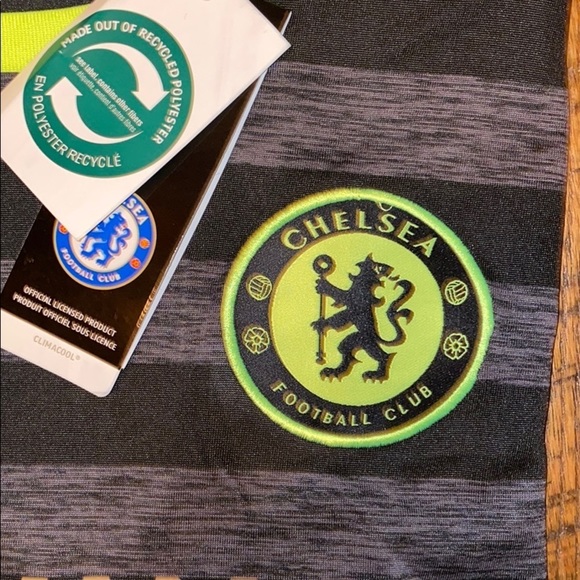 2016 Chelsea Away Jersey - Picture 2 of 9